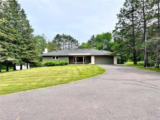 Hayward, WI: 8704 County Hwy B 