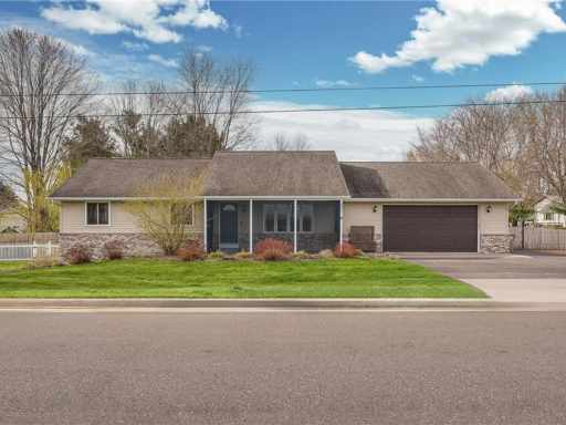 Chippewa Falls, WI: 809 Pine Acre Drive