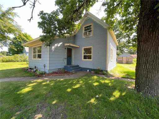 Dallas, WI: 410 3rd Avenue