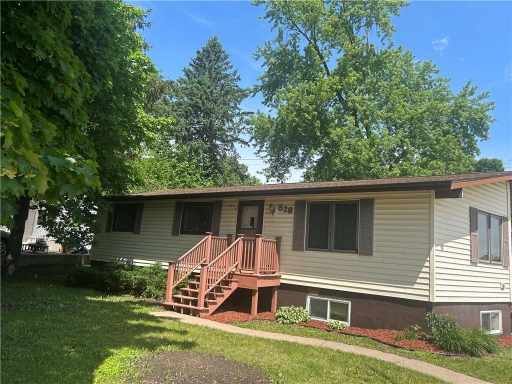 Glenwood City, WI: 528 Pine Street