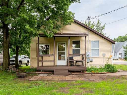 Eau Claire, WI: 825 Grand Avenue