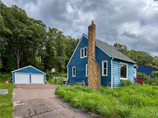 Eau Claire, WI: 5274 Shore Drive